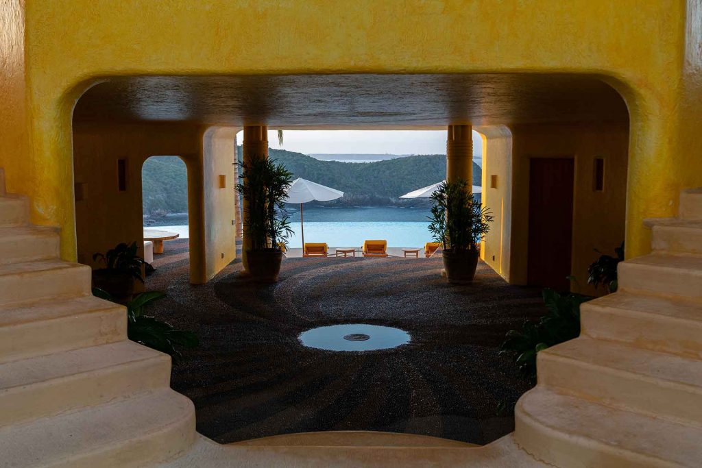 Careyes-lobby-1024x683
