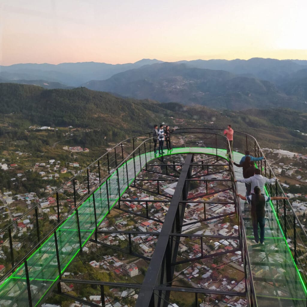 miradores_cristal_Cuachirindoo Mirador Cuachirindoo, uno de los miradores de cristal más impresionantes de México