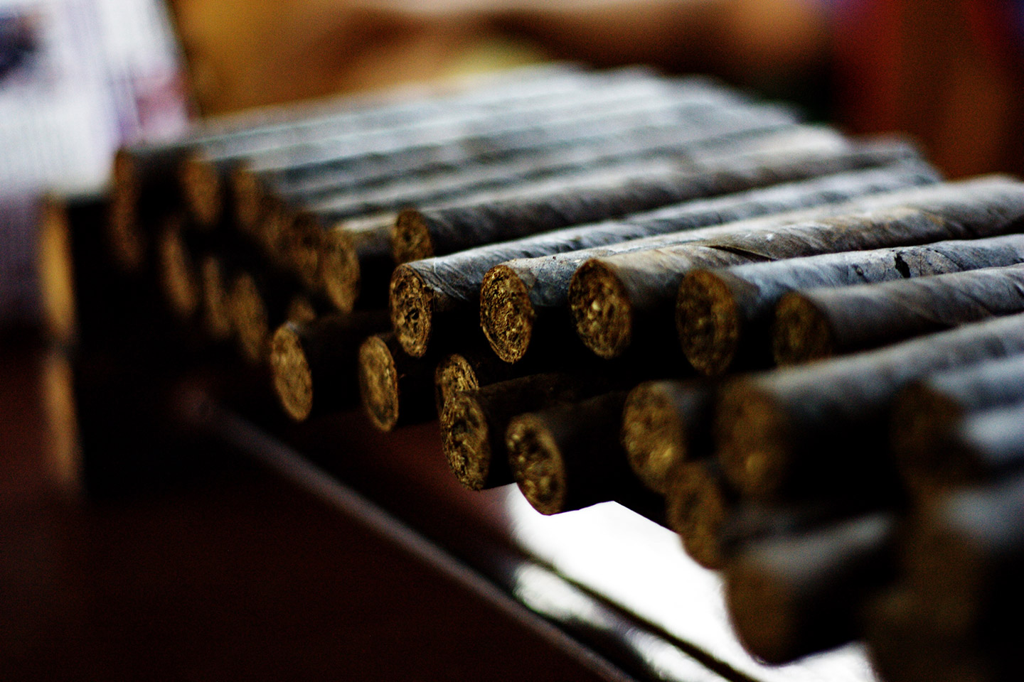 Producción de puros premium a nivel internacional.