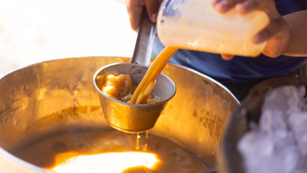5 paradas obligatorias para probar tejuino en Guadalajara, la bebida ancestral de maíz