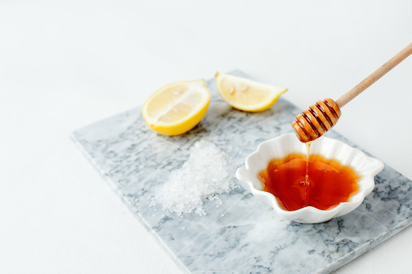 Preparar un suero casero es sencillo y rápido.